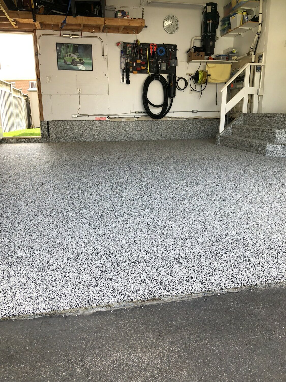 Rubber Surface Garage Floor - 01